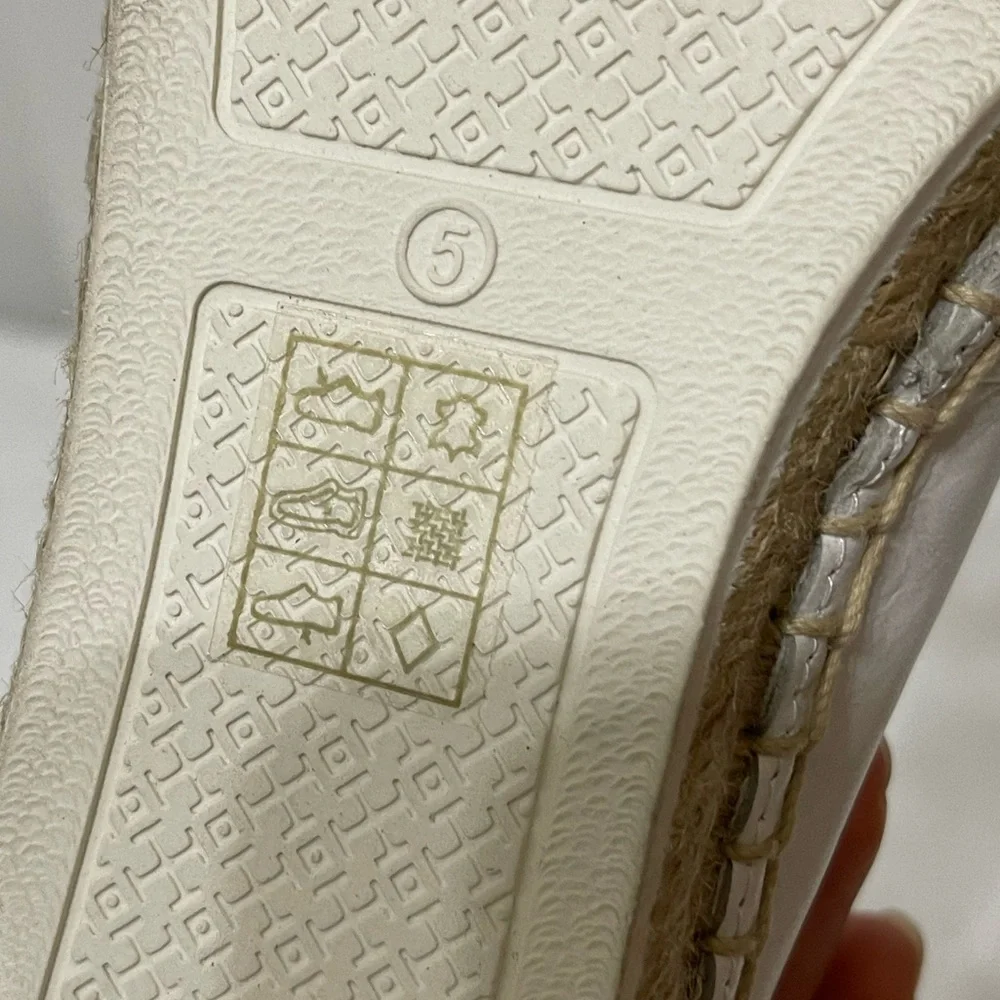 Tory Burch Blossom Espadrille-Nappa Leather size 5 New in box .